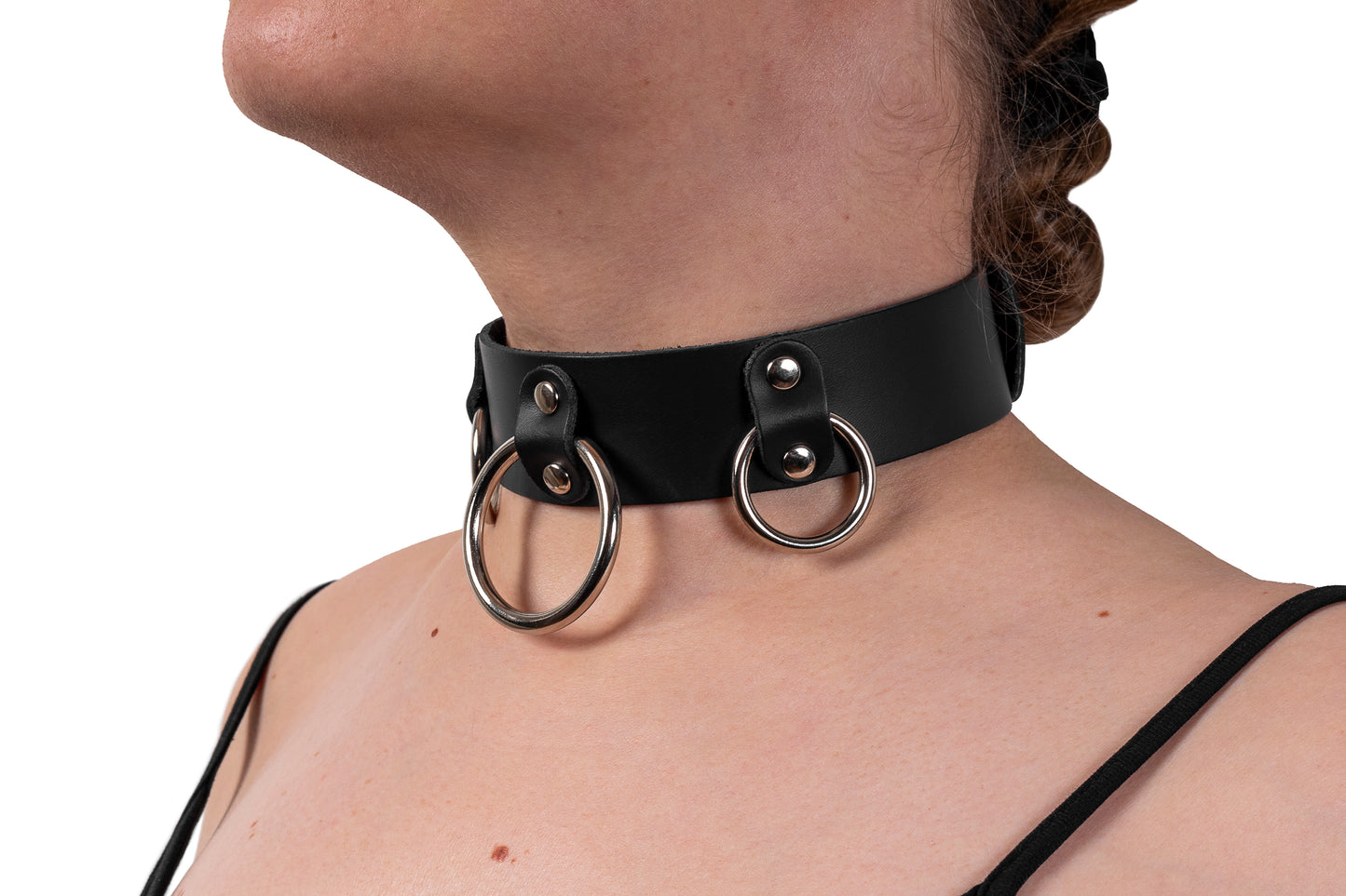 Leather collar with three rings