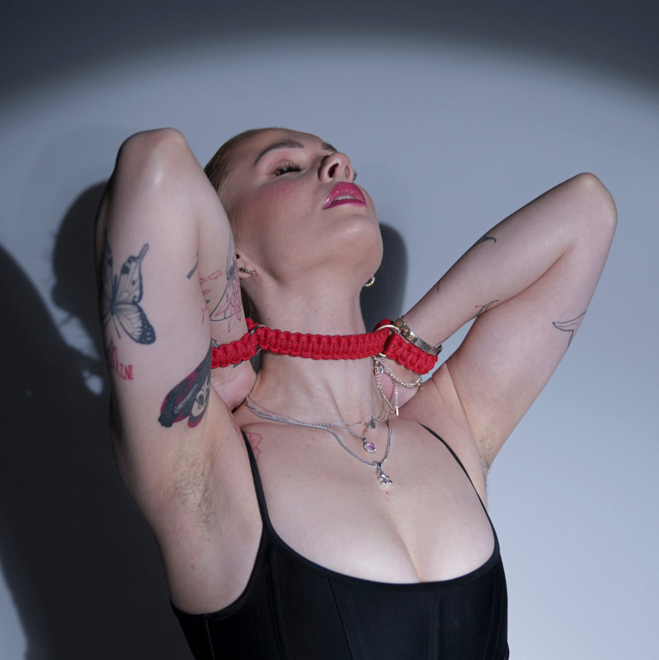 Wrist restrainer